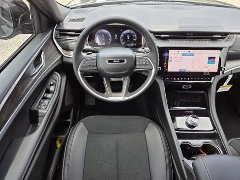 New 2026 Jeep Grand Cherokee Altitude RWD image 10