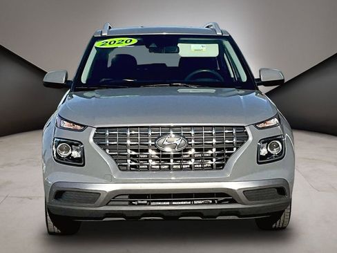 Used 2020 Hyundai Venue SEL FWD image 2