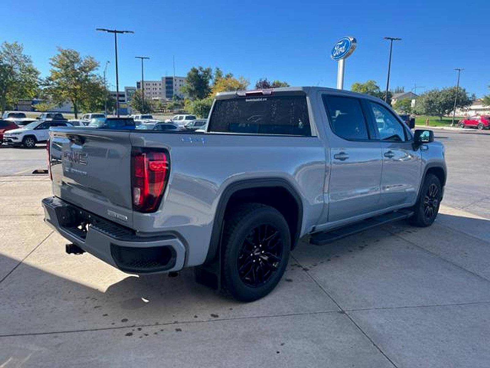 Used 2024 GMC Sierra 1500 Elevation AWD/4WD image 5