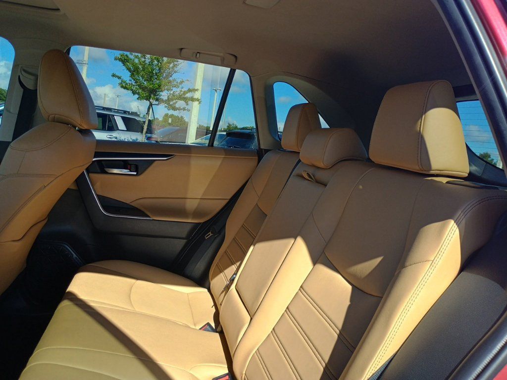 Used 2023 Toyota RAV4 XLE Premium FWD image 17