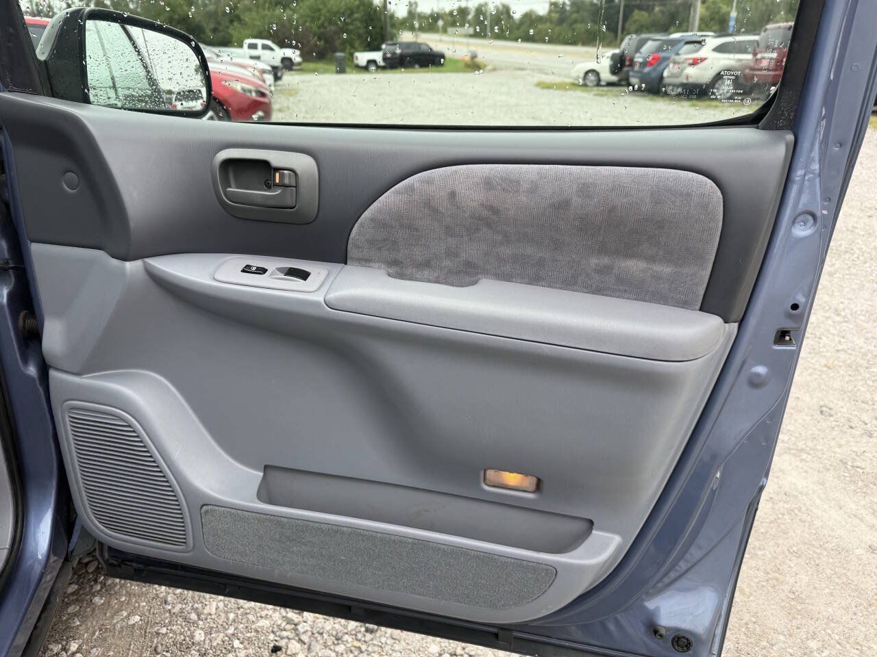 Used 2002 Toyota Sienna LE w/ LE Extra Value Pkg FWD image 13