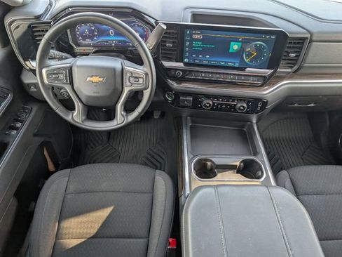 Used 2025 Chevrolet Silverado 2500 LT image 6