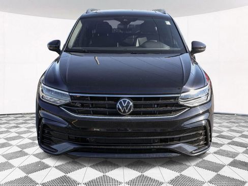 Certified 2024 Volkswagen Tiguan SE R-Line image 15