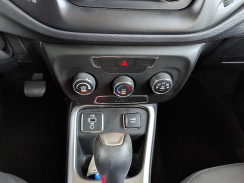 Used 2018 Jeep Compass Sport FWD image 21