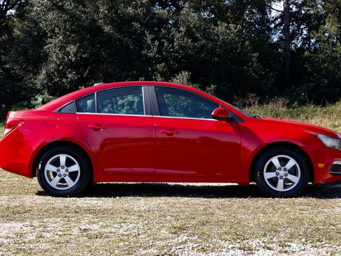 Used 2016 Chevrolet Cruze LT image 13