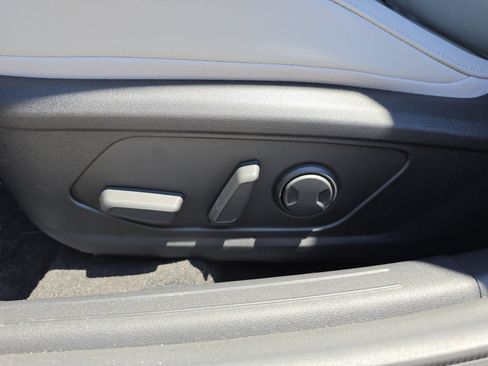 New 2026 Hyundai Elantra Limited FWD image 22