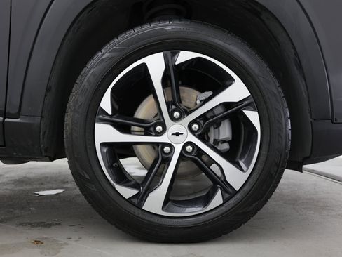 Used 2025 Chevrolet Trax RS w/ Sunroof Package FWD image 10