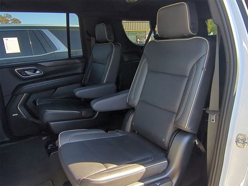 Certified 2023 Chevrolet Suburban Premier image 24