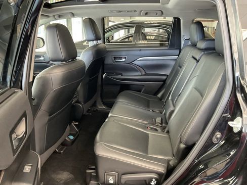 Used 2019 Toyota Highlander Limited Platinum image 23