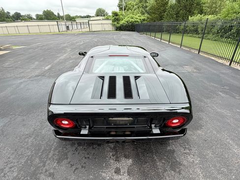 Used 2005 Ford GT RWD image 9