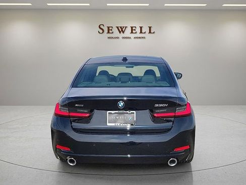 Used 2026 BMW 330i xDrive Sedan w/ Premium Package AWD/4WD image 4