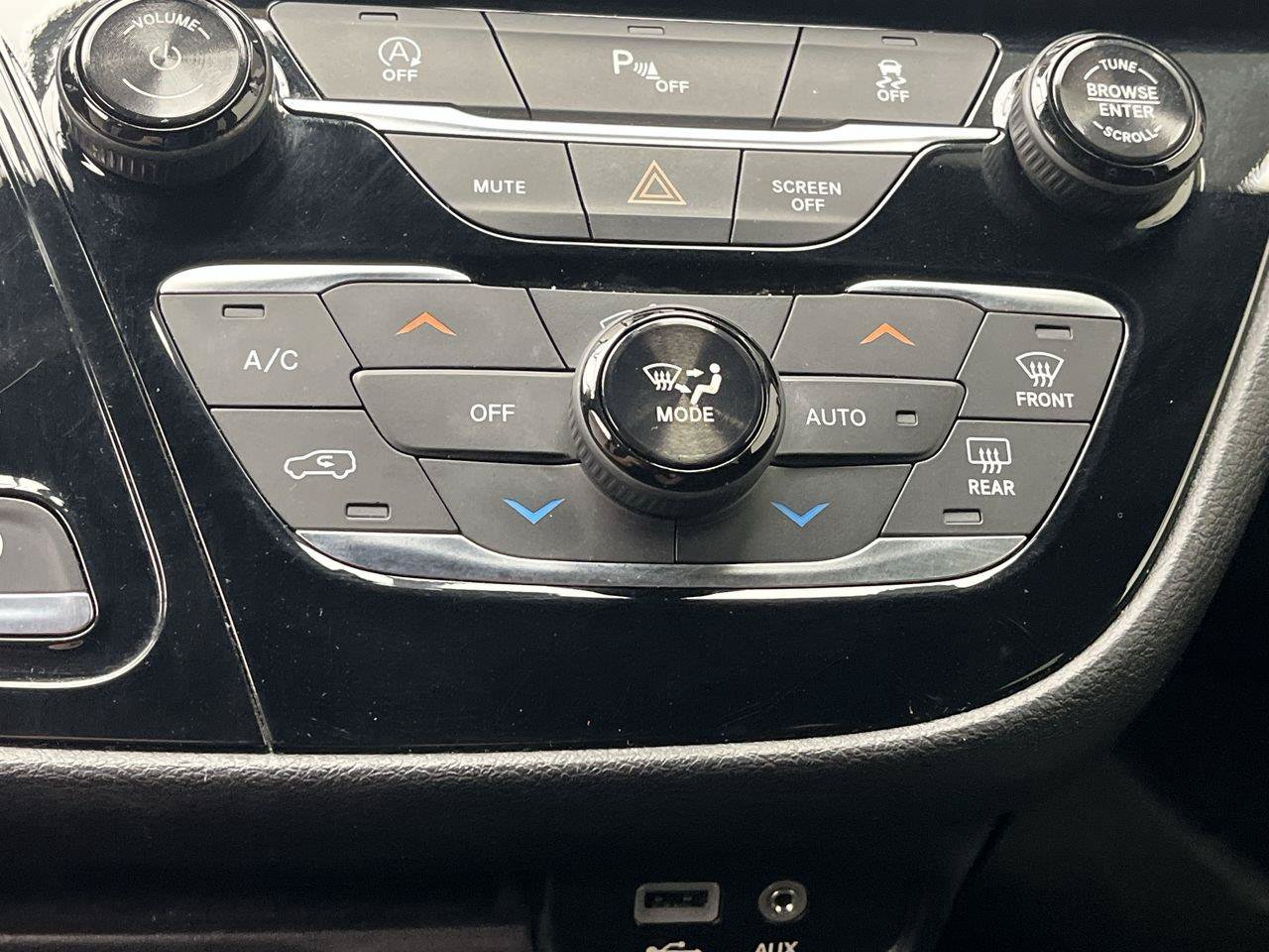 Used 2018 Chrysler Pacifica Touring Plus w/ S Appearance Package FWD image 22