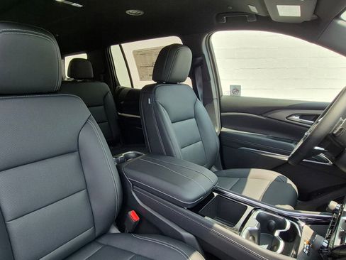 New 2025 Chevrolet Traverse LT w/ LPO, Floor Liner Package image 4