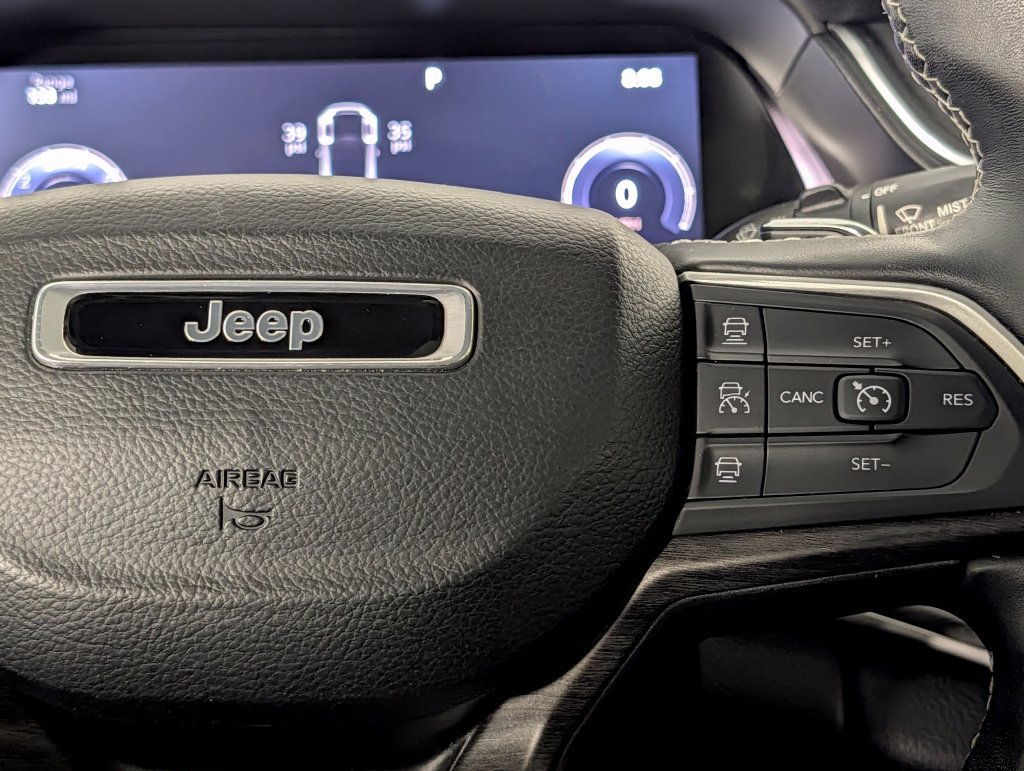 Used 2022 Jeep Grand Cherokee Limited w/ Luxury Tech Group II RWD image 33