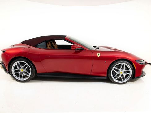 Certified 2025 Ferrari Roma Spider RWD image 25