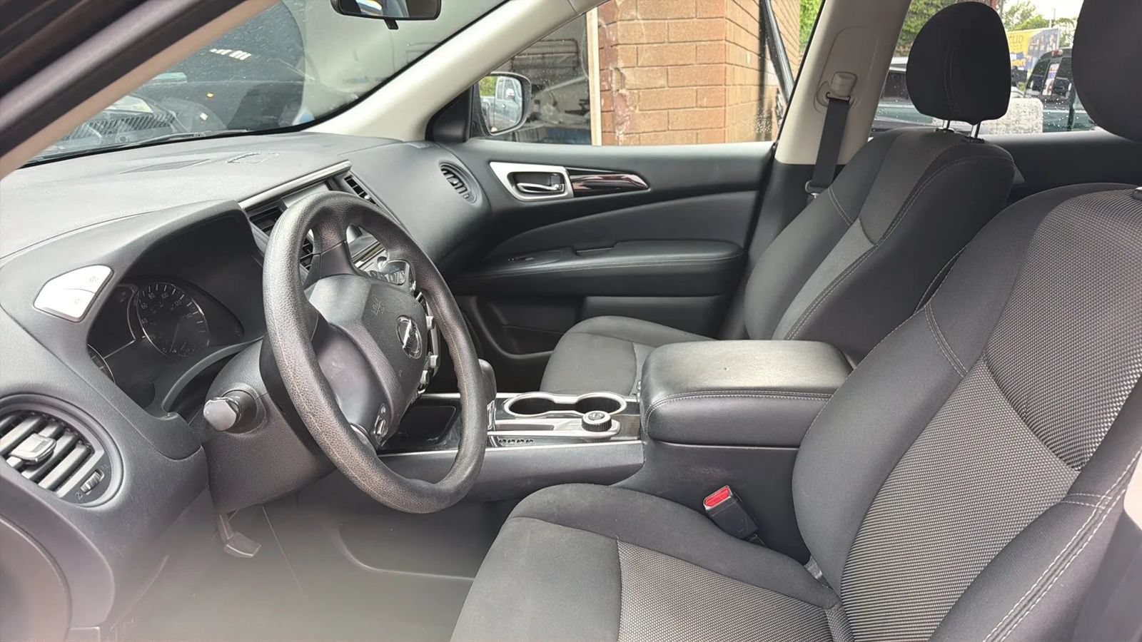 Used 2020 Nissan Pathfinder S AWD/4WD image 7