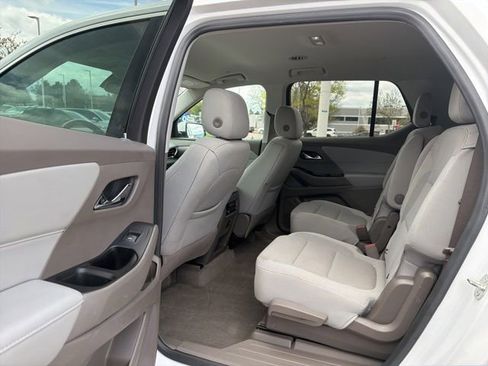 Used 2018 Chevrolet Traverse LT w/ LPO, 'HIT The Road' Package AWD/4WD image 13
