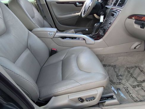 Used 2005 Volvo XC70 image 21