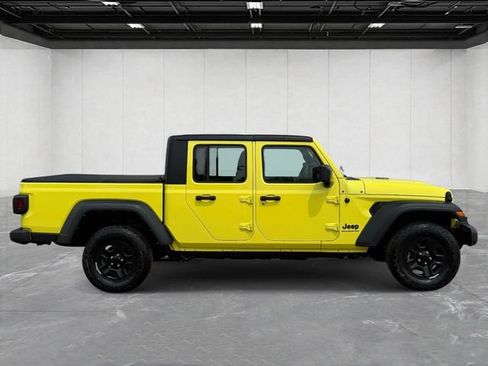 Certified 2023 Jeep Gladiator Sport w/ Trailer Tow Package AWD/4WD image 4