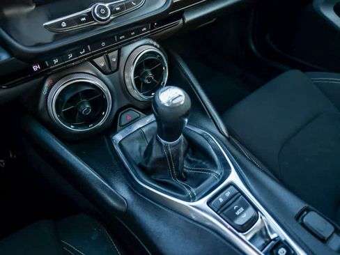 Used 2021 Chevrolet Camaro LT image 25