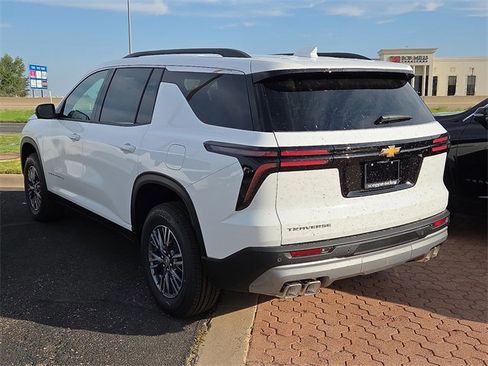 New 2026 Chevrolet Traverse LT w/ Driver Confidence Package image 3