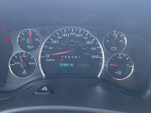 Used 2017 Chevrolet Express 3500 LT w/ LT Preferred Equipment Group RWD image 21