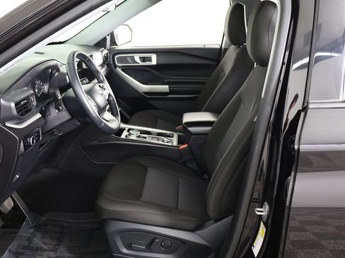 Used 2023 Ford Explorer XLT AWD/4WD image 27