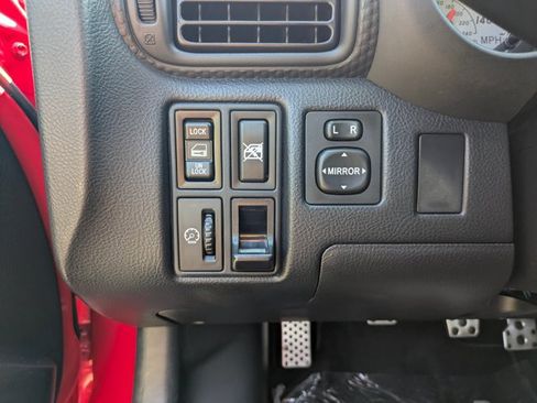 Used 2002 Toyota MR2 RWD image 12