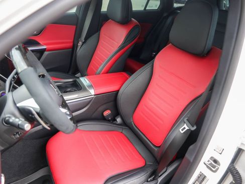 Used 2025 Mercedes-Benz GLC 43 AMG 4MATIC image 10