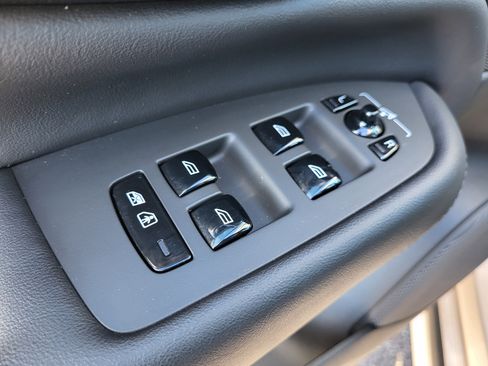 Certified 2023 Volvo XC90 T8 Plus w/ Protection Package Premier image 9