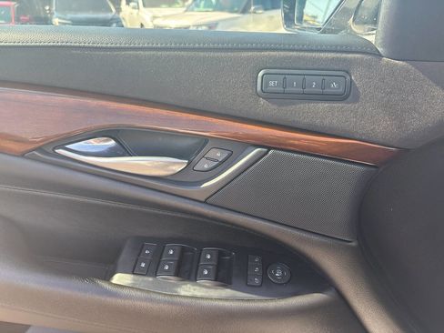 Used 2018 Cadillac Escalade 2WD image 17