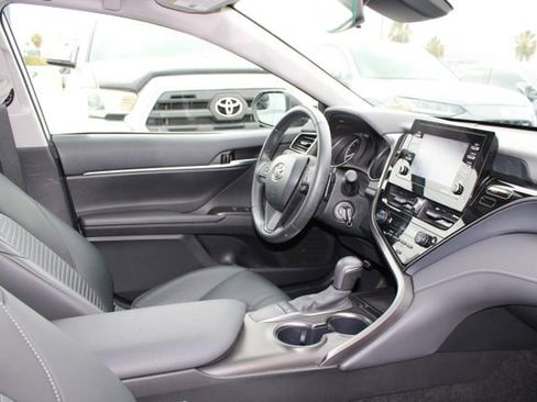 Used 2024 Toyota Camry SE FWD image 5