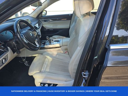 Used 2017 BMW 740i image 14