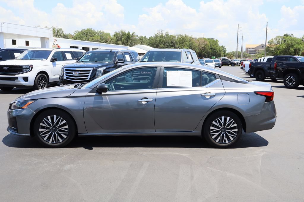 Used 2024 Nissan Altima 2.5 SV FWD image 6