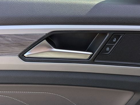 Used 2023 Volkswagen Atlas Cross Sport SE w/ Panoramic Sunroof Package image 12