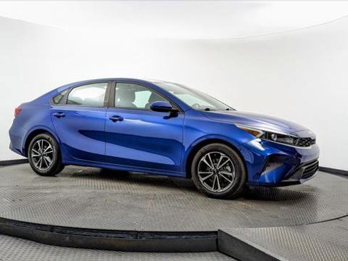 Used 2022 Kia Forte LXS image 11