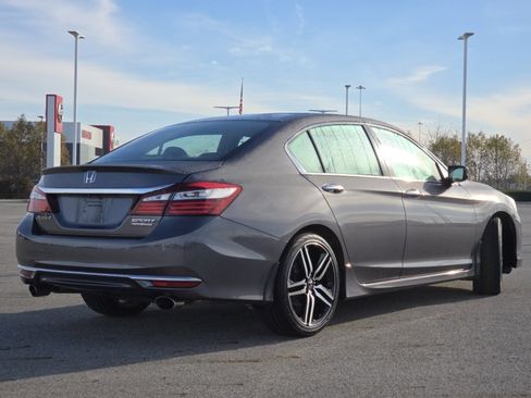 Used 2017 Honda Accord Sport Special Edition image 17