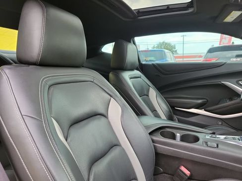 Used 2016 Chevrolet Camaro LT RWD image 23