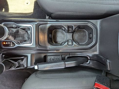 Used 2022 Jeep Gladiator Sport AWD/4WD image 25