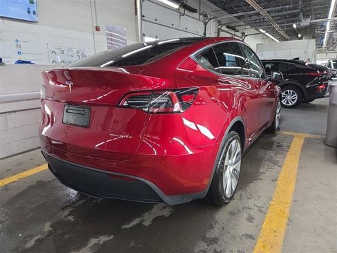 Used 2024 Tesla Model Y Long Range image 7
