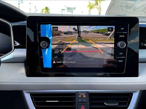 New 2026 Volkswagen Taos SE image 12