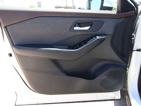 Used 2023 Nissan Rogue SV AWD/4WD image 37