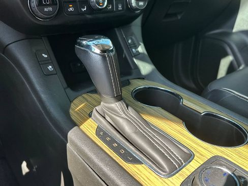 Used 2019 GMC Acadia Denali FWD image 32