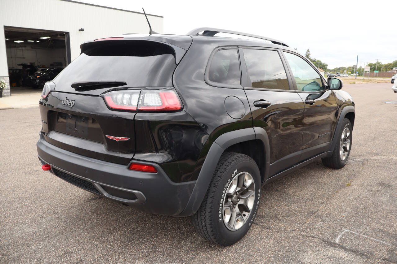 Used 2019 Jeep Cherokee Trailhawk w/ Cold Weather Group AWD/4WD image 3