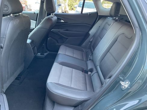 Used 2025 Chevrolet Trax LT image 15