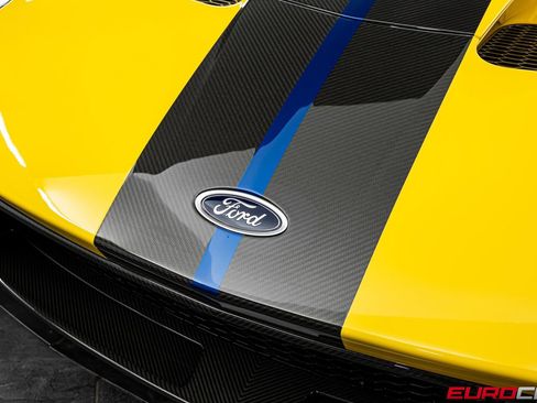 Used 2020 Ford GT Carbon Series RWD image 13