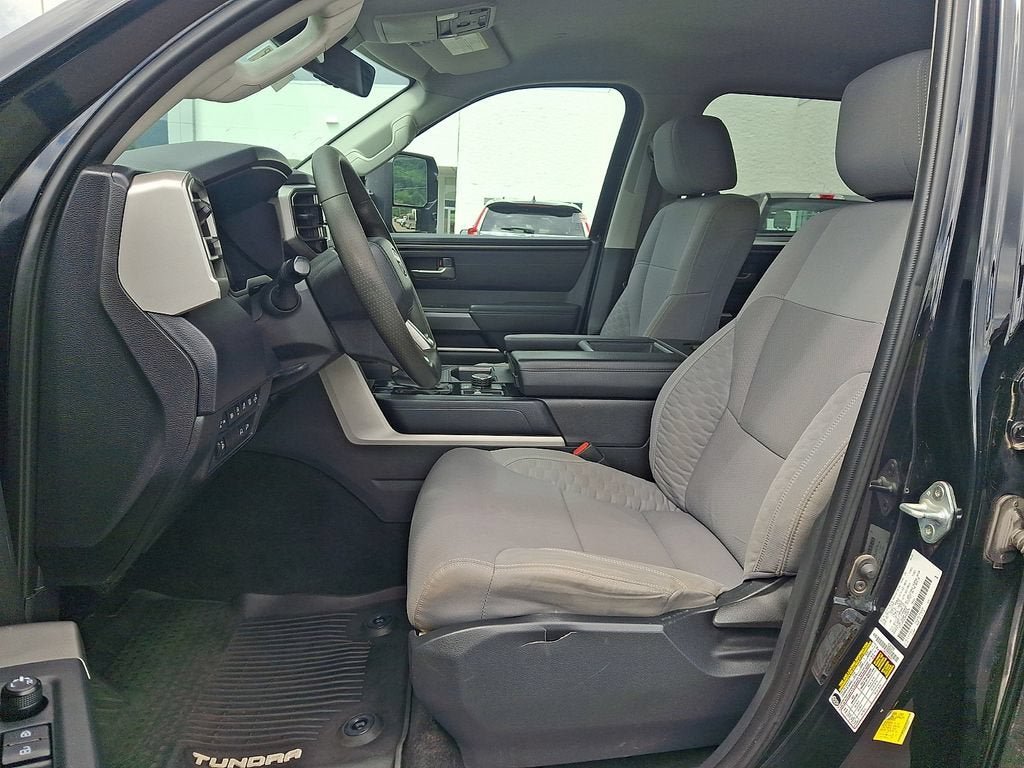 Used 2022 Toyota Tundra SR5 w/ SR5 Convenience Package AWD/4WD image 13