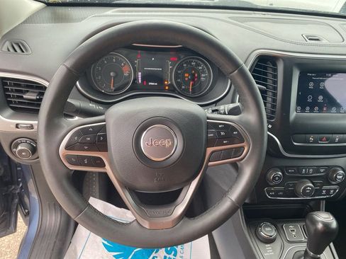 Used 2021 Jeep Cherokee Latitude Plus image 11