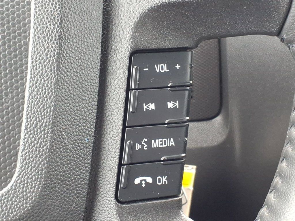 Used 2011 Ford Escape XLT w/ 201A Rapid Spec Order Code FWD image 9