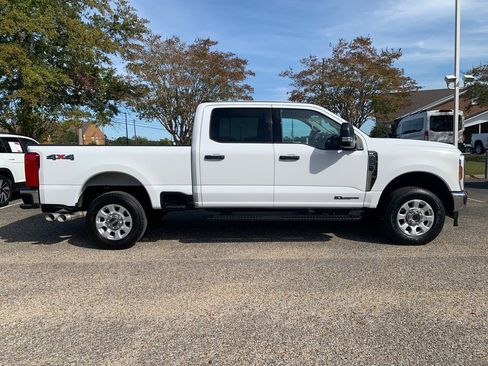 Used 2024 Ford F250 XLT image 2